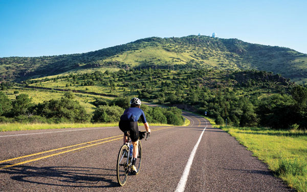 who rode 2700 miles by bike